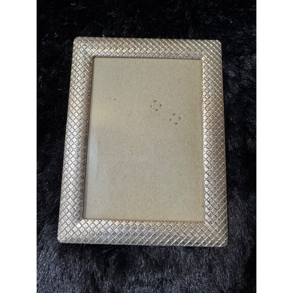 Silver Textured Diamond Pattern Tabletop Picture Frame 5"x7" Rectangular Stand - Picture 1 of 7